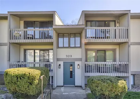 323 Ridge Point Cir #34, Bridgeville, PA 15017