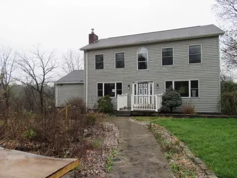 916 Rebecca St, Irwin, PA 15642