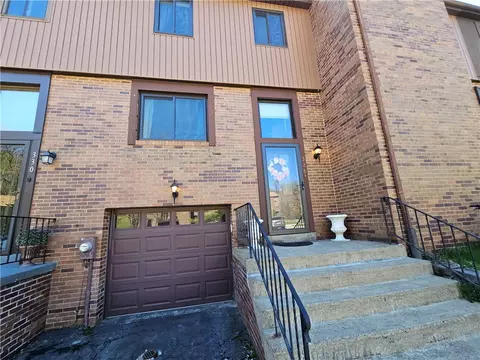 328 Benson Cir, Pittsburgh, PA 15227