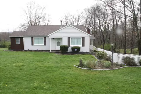 208 E Jamestown Rd, Greenville, PA 16125