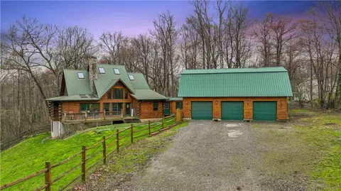 629 Deer Creek Rd, Valencia, PA 16059