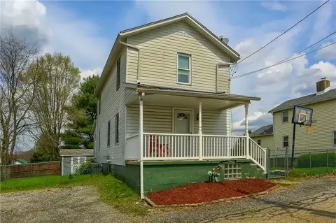 30 Center St, Bairdford, PA 15006
