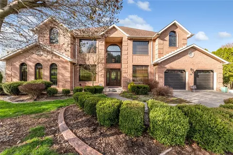 173 Evergreen Trl, Beaver Falls, PA 15010