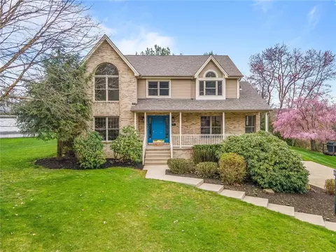 8302 Reagan Dr, Pittsburgh, PA 15237