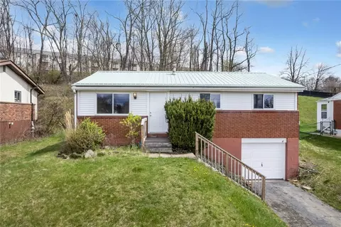 104 Palomino Dr, Oakdale, PA 15071