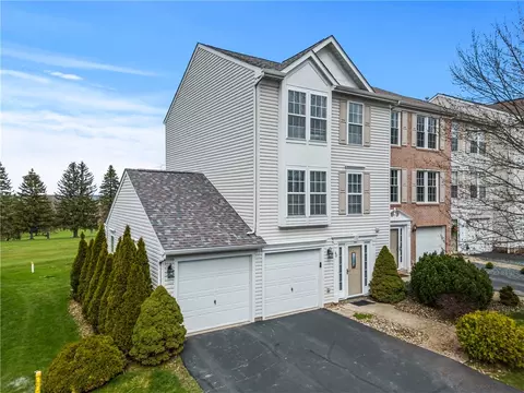 60 Links Dr, New Castle, PA 16101