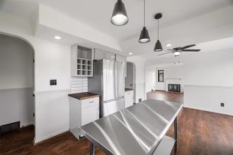 Kitchen - 822 Summit Ave, Monaca, PA 15061 photo 6 of 6