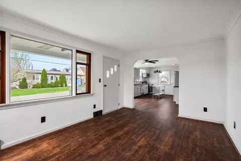Entry Way - 822 Summit Ave, Monaca, PA 15061 photo 1 of 3