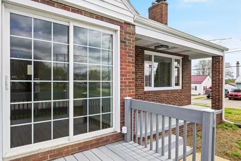 Exterior - 822 Summit Ave, Monaca, PA 15061 photo 6 of 10