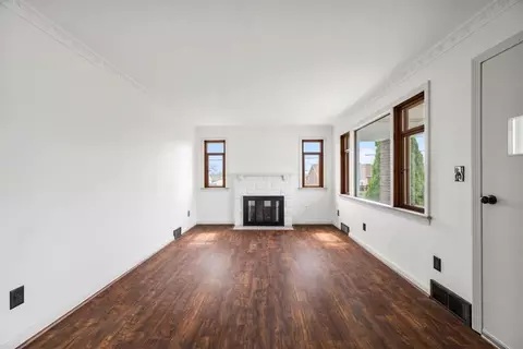Living - 822 Summit Ave, Monaca, PA 15061 photo 2 of 3
