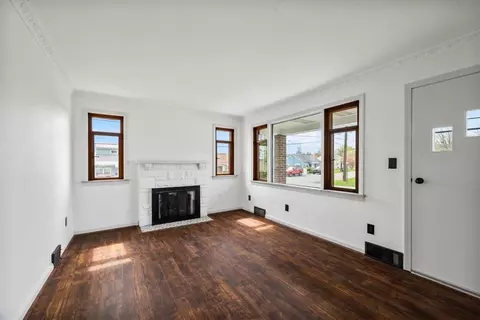 Living - 822 Summit Ave, Monaca, PA 15061 photo 1 of 3