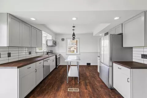Kitchen - 822 Summit Ave, Monaca, PA 15061 photo 1 of 6