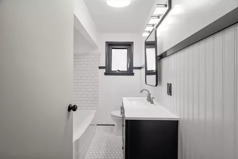 Bath - 822 Summit Ave, Monaca, PA 15061 photo 1 of 1