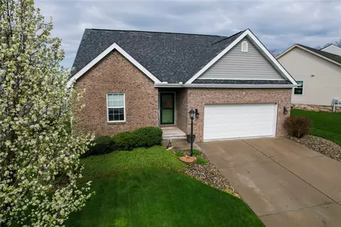 111 Cameron Square Dr, Evans City, PA 16033
