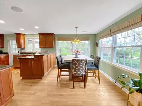 Dining - 108 Lamar Rd, Pittsburgh, PA 15241 photo 3 of 4