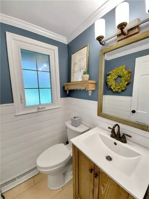 Bath - 108 Lamar Rd, Pittsburgh, PA 15241 photo 1 of 5