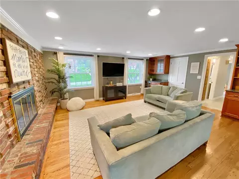 Living - 108 Lamar Rd, Pittsburgh, PA 15241 photo 6 of 9