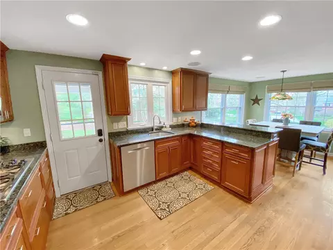 Kitchen - 108 Lamar Rd, Pittsburgh, PA 15241 photo 3 of 4