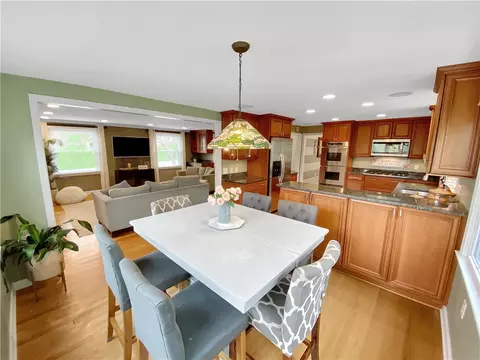Dining - 108 Lamar Rd, Pittsburgh, PA 15241 photo 2 of 4