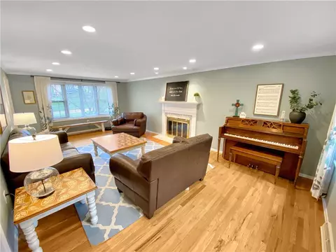 Living - 108 Lamar Rd, Pittsburgh, PA 15241 photo 2 of 9