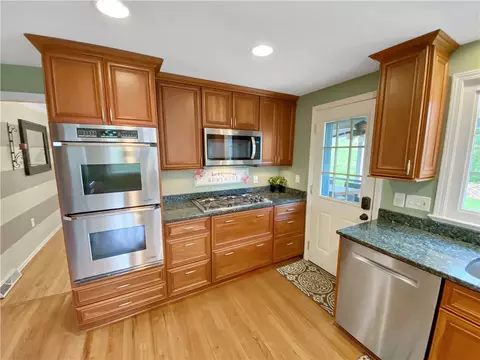 Kitchen - 108 Lamar Rd, Pittsburgh, PA 15241 photo 2 of 4