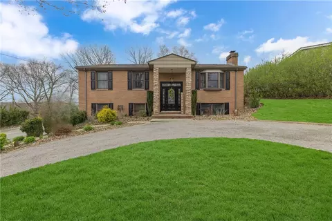 124 Lester Dr, Beaver Falls, PA 15010