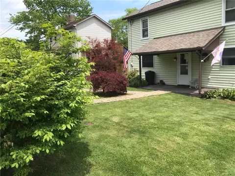 208 Pollock St, Tarentum, PA 15084