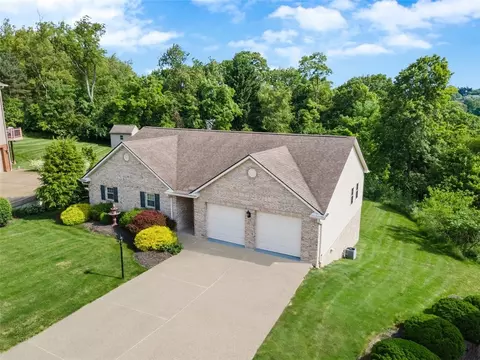 205 August Dr, Coraopolis, PA 15108