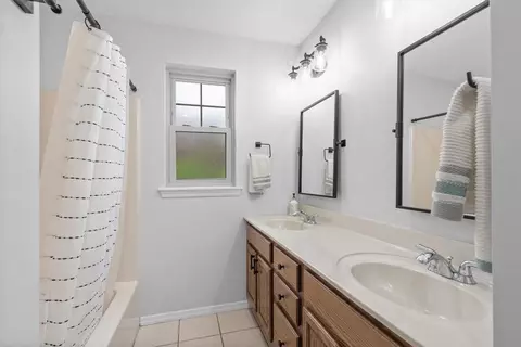 Bath - 205 August Dr, Coraopolis, PA 15108 photo 1 of 4