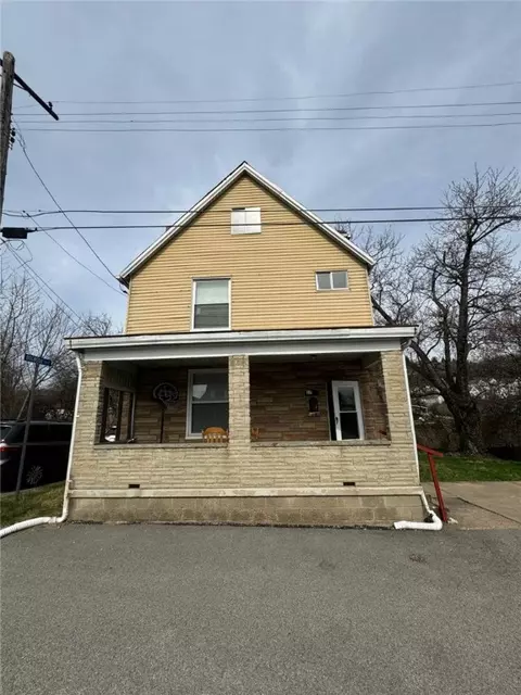 17 Chestnut St, Dravosburg, PA 15034
