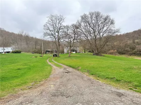 218 Snuff Ridge Rd, New Salem, PA 15468