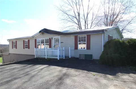 1104 Ross Ave, Ford City, PA 16226