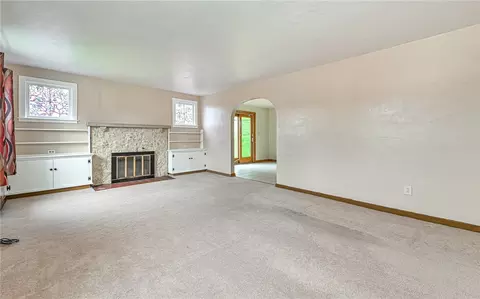 Living - 2374 Duncan Ave, Allison Park, PA 15101 photo 1 of 2