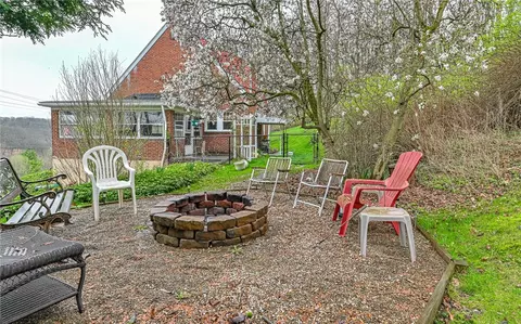 Exterior - 2374 Duncan Ave, Allison Park, PA 15101 photo 5 of 9