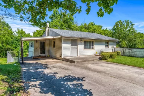 1505 Willowbrook Rd, New Castle, PA 16101
