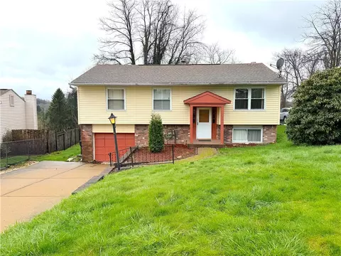 324 Butterfield Dr, Irwin, PA 15642