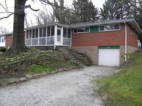440 Valley View Dr, Monroeville, PA 15146