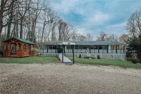 202 Seaman Ln, Clymer, PA 15728