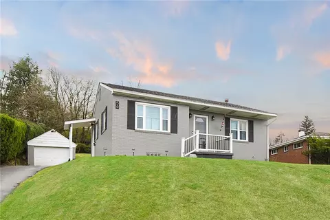 56 7th Street Ext, New Kensington, PA 15068