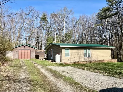 231 Skytop Rd, Acme, PA 15610