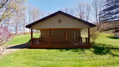 808 Cosgrove Rd, New Galilee, PA 16141