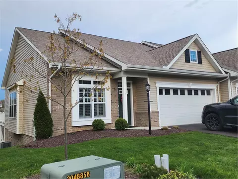 1109 Scepter Ln E #209, Greensburg, PA 15601