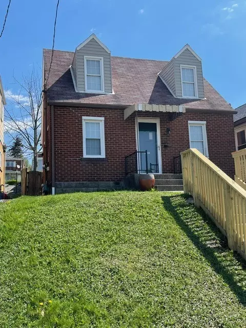 2006 Ridge Ave, New Kensington, PA 15068