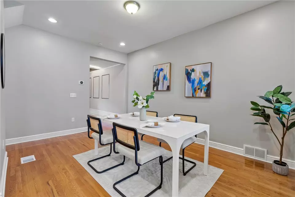 Dining - 3628 Mintwood St, Pittsburgh, PA 15201 photo 4 of 5