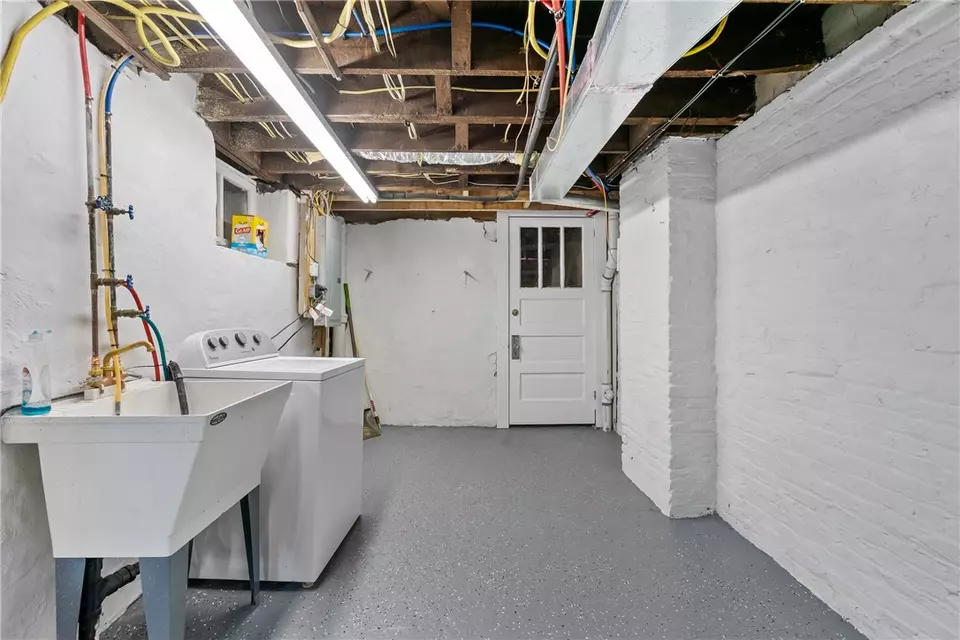Exterior - 3628 Mintwood St, Pittsburgh, PA 15201 photo 3 of 9