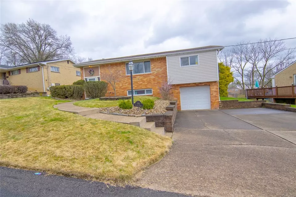 Exterior - 146 Yosemite, Pittsburgh, PA 15235 photo 2 of 9