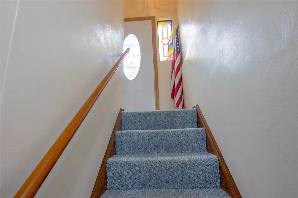 Entry Way - 146 Yosemite, Pittsburgh, PA 15235 photo 2 of 2