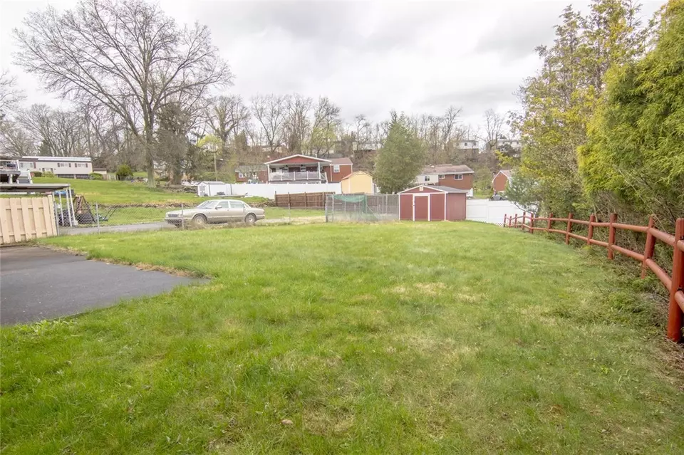 Exterior - 146 Yosemite, Pittsburgh, PA 15235 photo 8 of 9