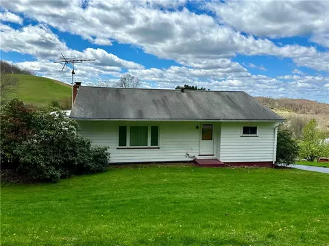 102 Schall Rd, Kittanning, PA 16201
