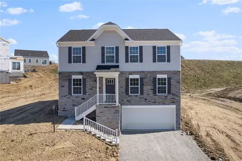 130 Foxhound Dr, Pleasant Hills, PA 15236